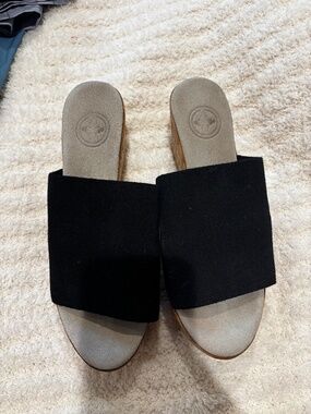 Charleston Shoe Company slip on